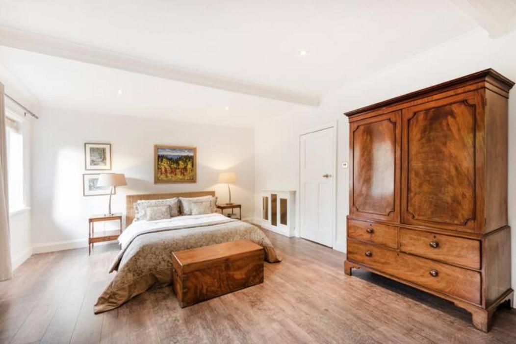 Coach House Villa Woking Eksteriør billede