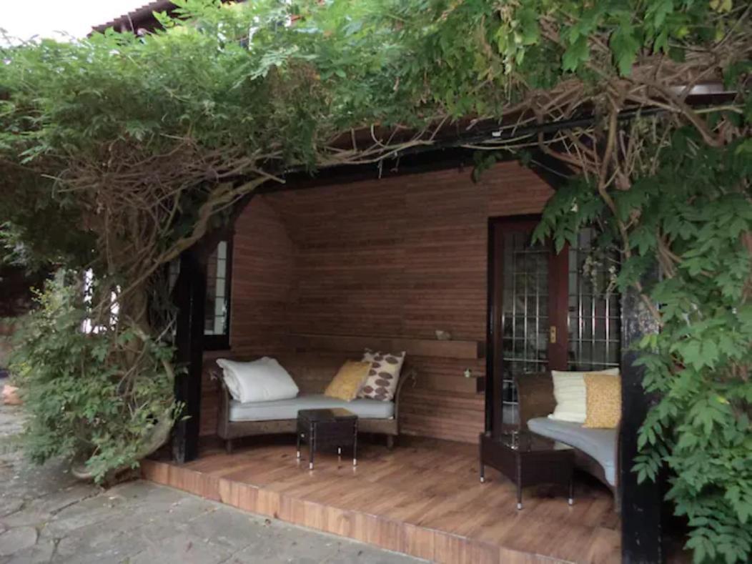 Coach House Villa Woking Eksteriør billede